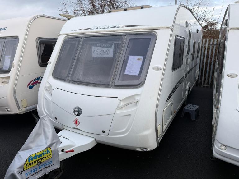 image for Swift Challenger 540 Fixed Bed Side Washroom