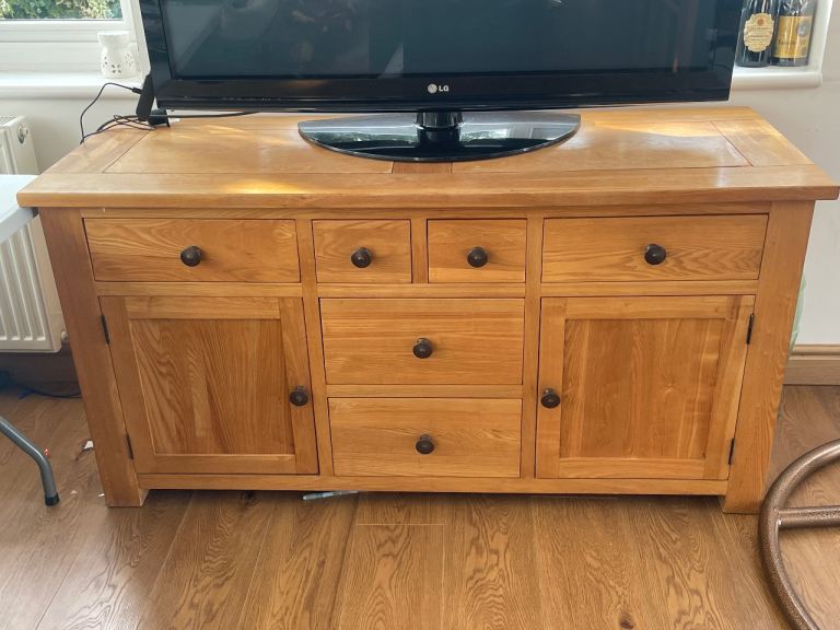 Solid Oak Sideboard in great condition 