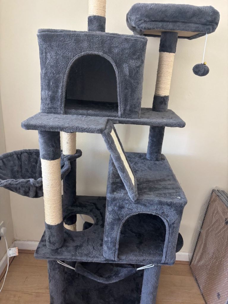 Cat tower/tree