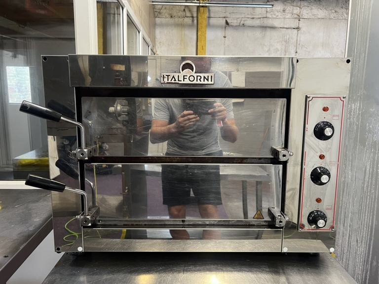 Italian pizza over mint condition 