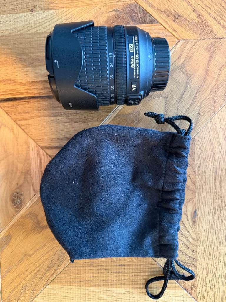 Nikon AF-S DX NIKKOR 18-105mm VR Lens + Original Nikon Pouch