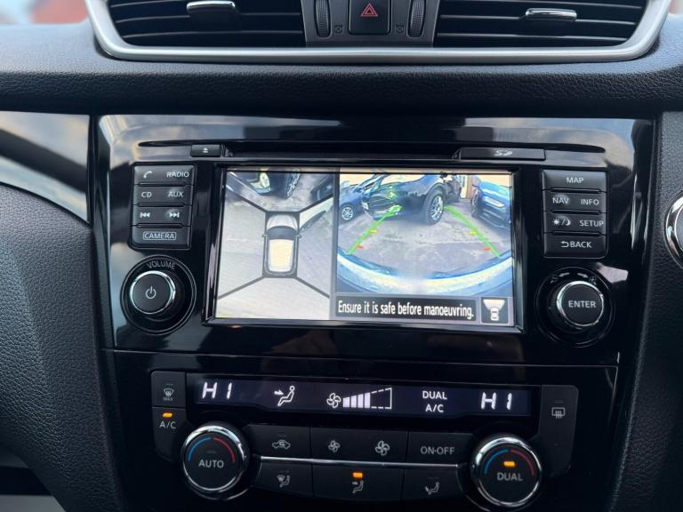 2015 Nissan Qashqai 1.2 DiG-T N-Tec+ 5dr HATCHBACK Petrol Manual