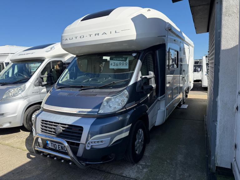 Auto Trail Frontier Cheftain Tag Axle Overcab Double Rear Fixed Bed