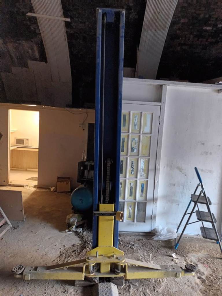 4T Hydraulic Two Post Car Lift New for sale