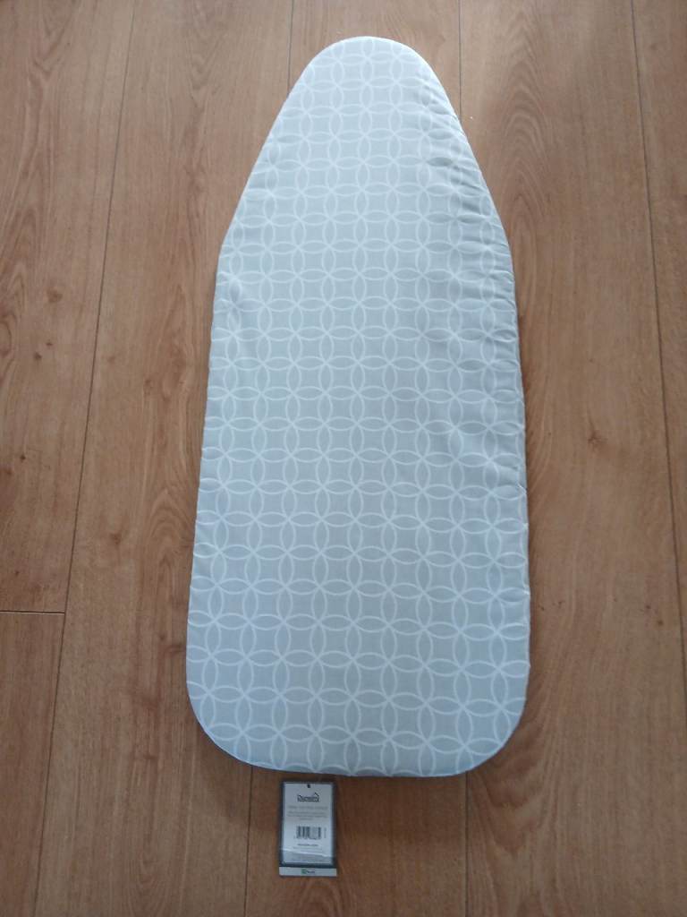 Table top ironing board 