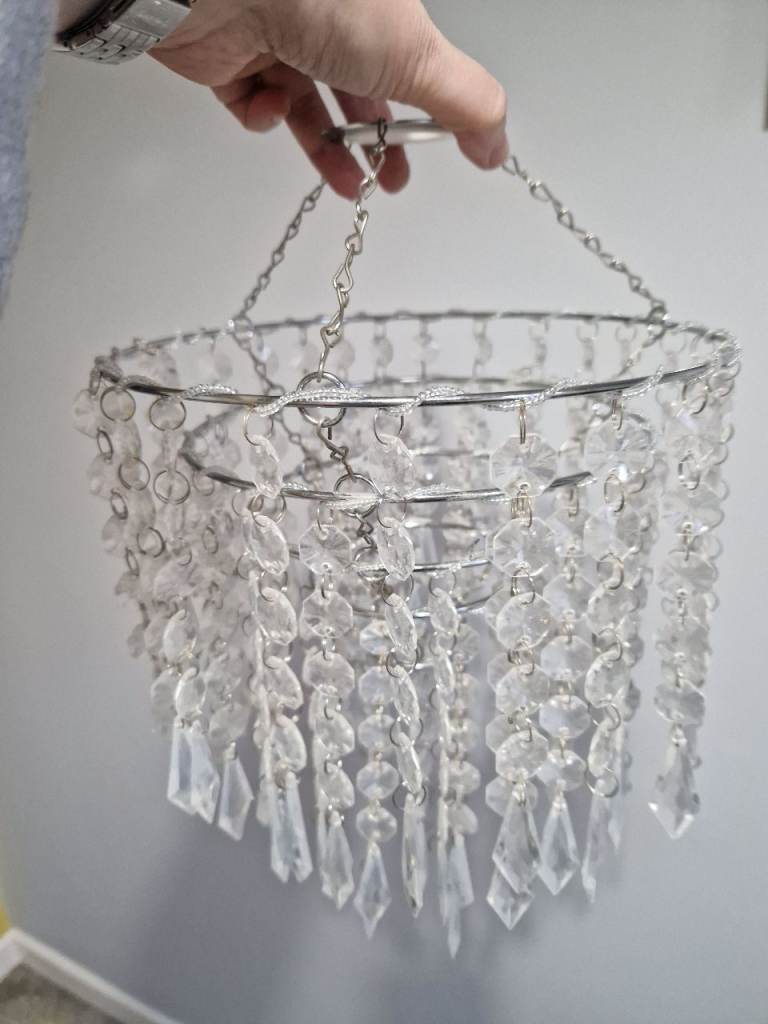 Free easy fit ceiling light pendant