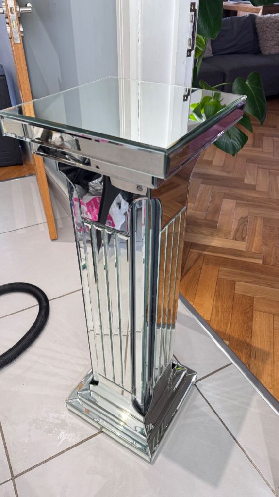 Glass mirrored side table pedestal stand sofa table