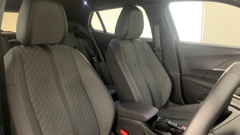 2024 Peugeot 2008 1.2 PureTech 130 Allure 5dr HATCHBACK PETROL Manual