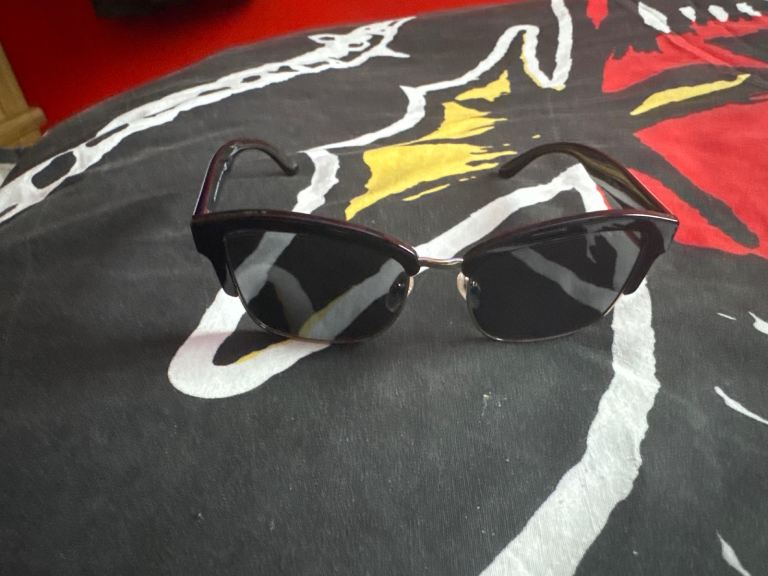 Women’s Burberry sunglasses