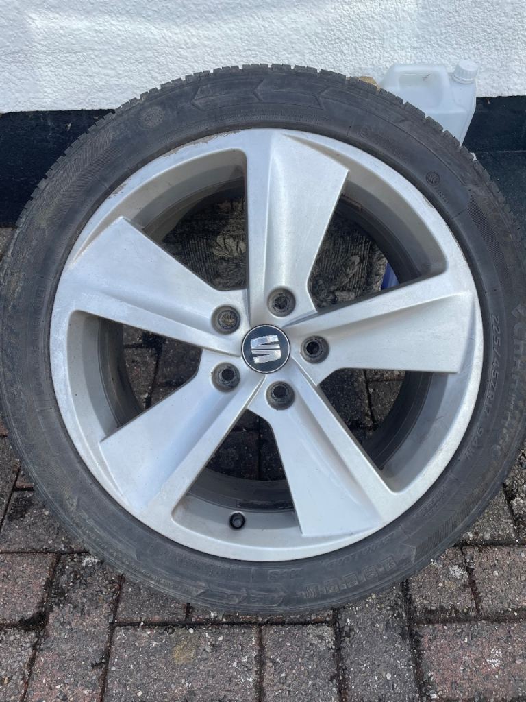 Seat Leon 17 inch alloys 
