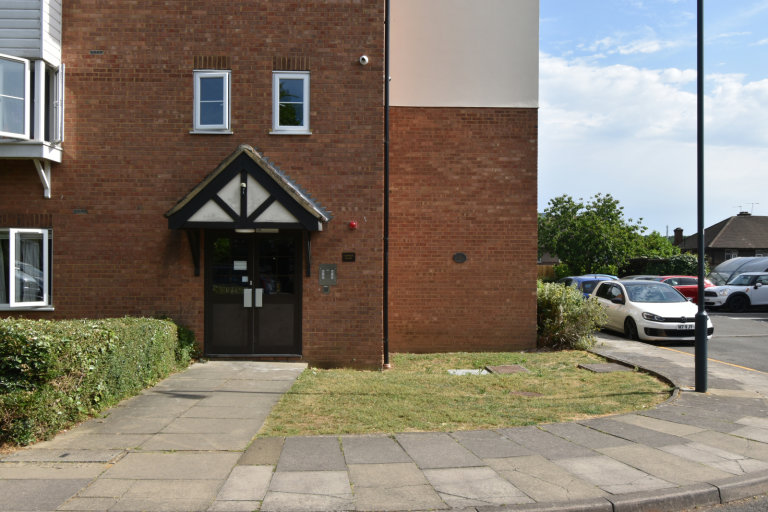 1 bedroom flat in Elmore Close, HA0