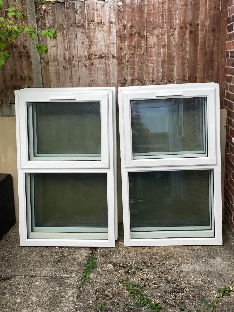 6 White PVC Double-Glazed Windows – Very Good Condition