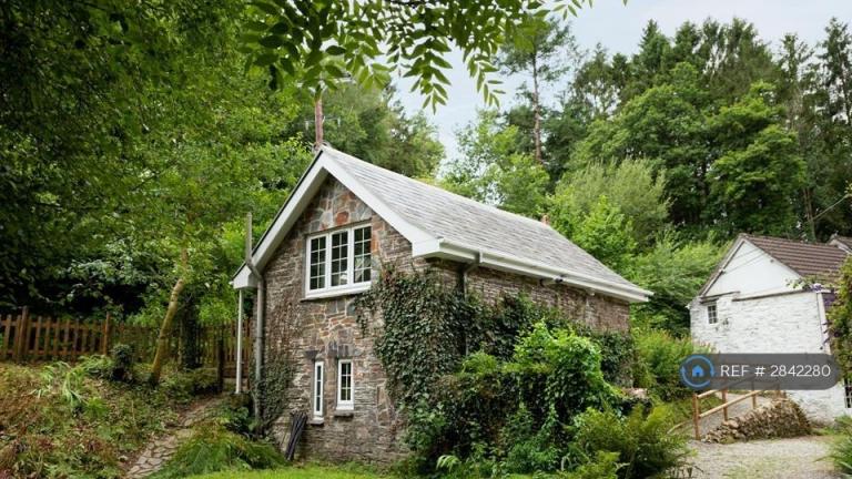 2 bedroom house in Barn Cottage, Herodsfoot, Liskeard, PL14 (2 bed) (#2842280)