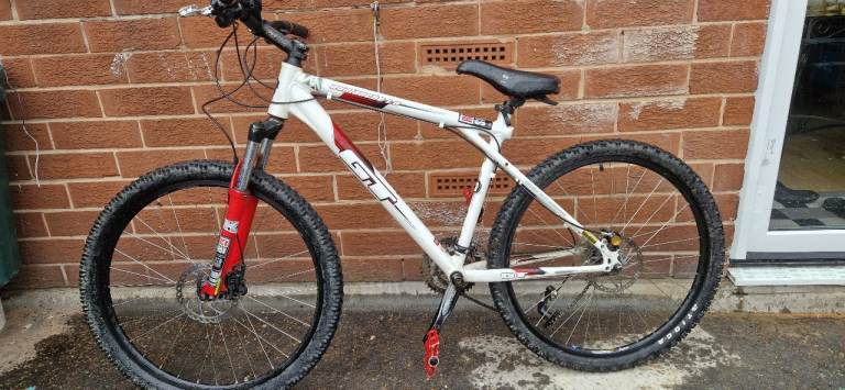 GT avalanche 1.0 mountainbike M size