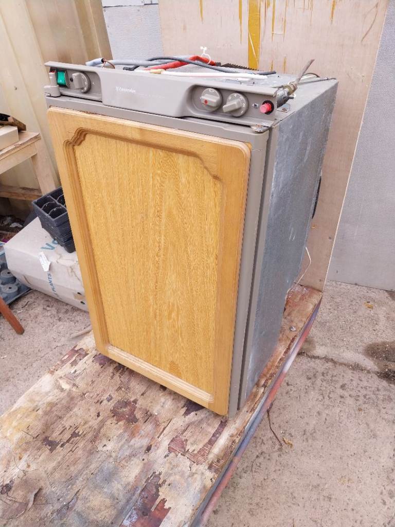 Caravan fridge rm4270