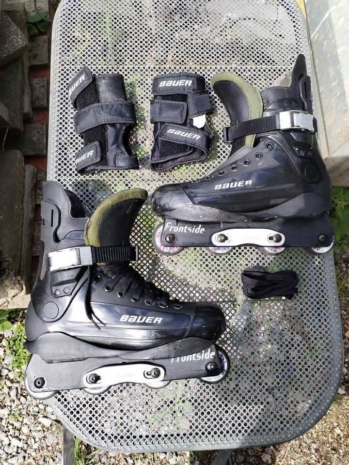 Bauer inline skates size 9 and wrist pads