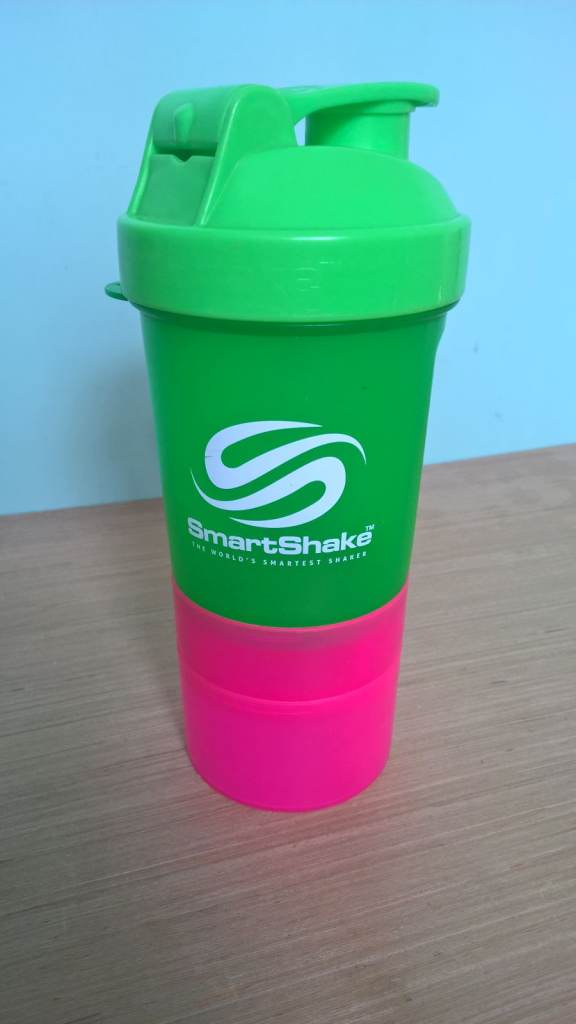 New Protein shaker bottle ''SmartShake''.