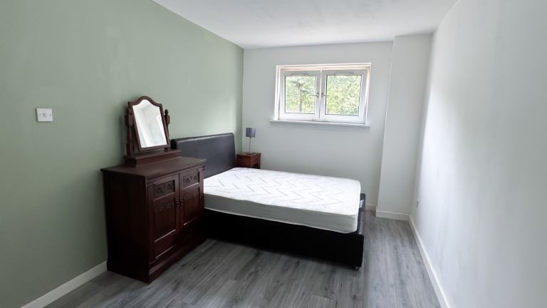 4 Bedroom Flat Glasgow City Centre