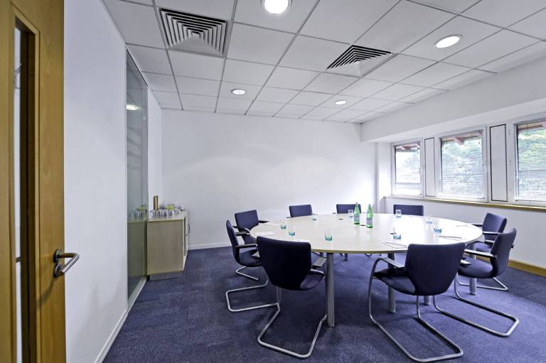 Birmingham - B37 7YN \ Productive Team Workspace with 4 Workstations