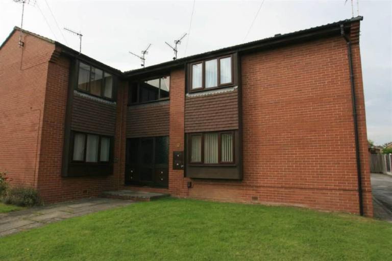 Studio Flat - Farsley 