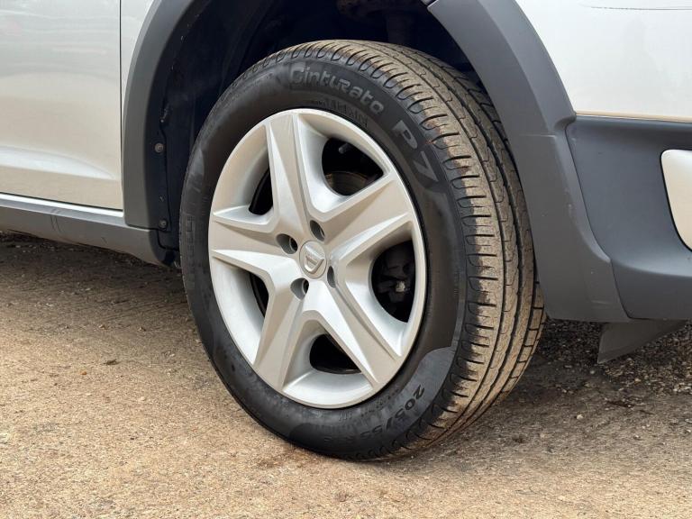 2016 Dacia Sandero Stepway 0.9 TCe Laureate Euro 6 (s/s) 5dr HATCHBACK Petrol Manual