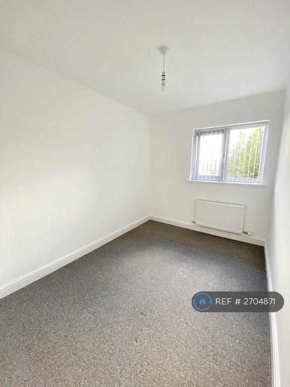 2 bedroom flat in Berwig Court, Coedpoeth, Wrexham, LL11 (2 bed) (#2704871)