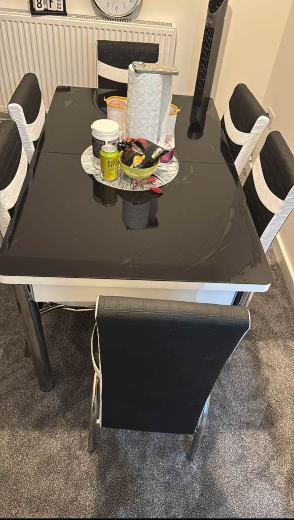 Brand New Black & White Extendable Dining Table with 6 Chairs – Free Delivery