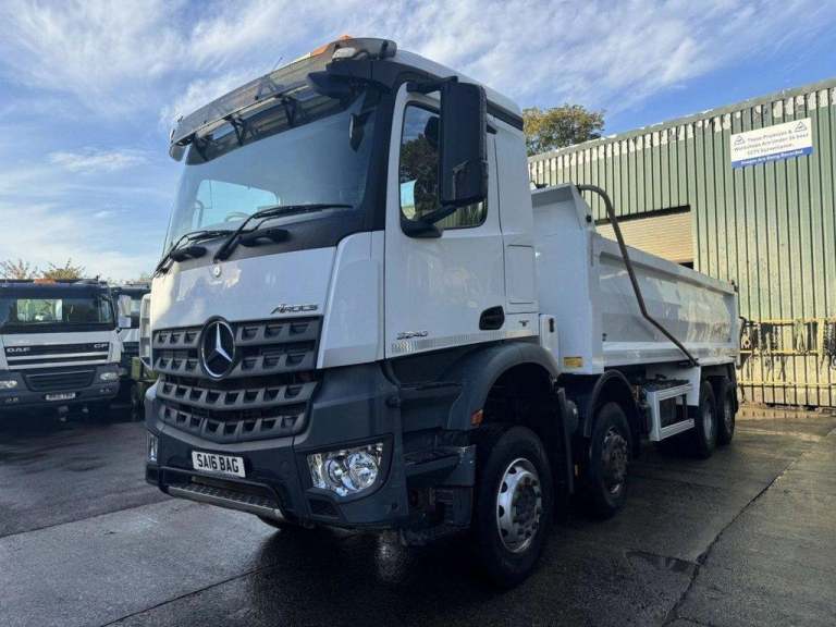 2016 MERCEDES AROCS 3240 8X4 TIPPER