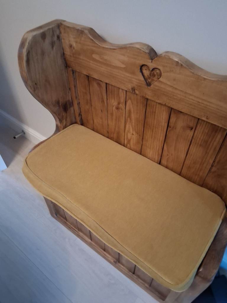 Munks bench - good condition 