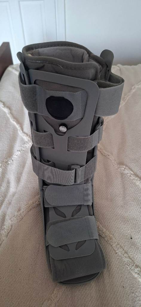 Physio Room Medical Walking Boot – Size M