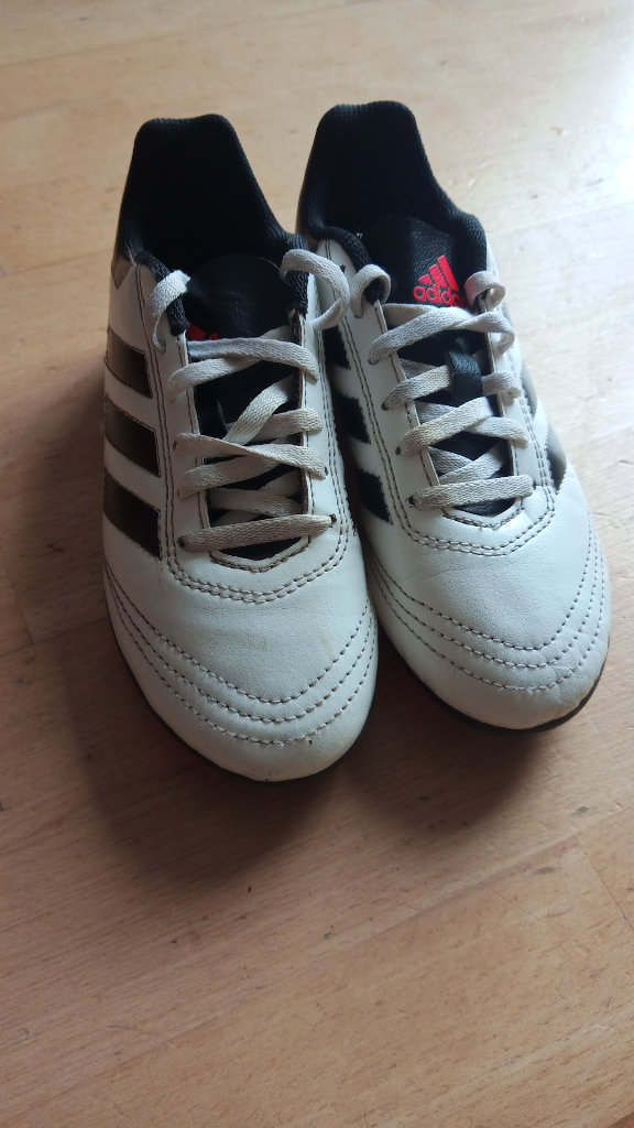 Adidas Football Boots size 1Uk boys/ girls/ unisex 