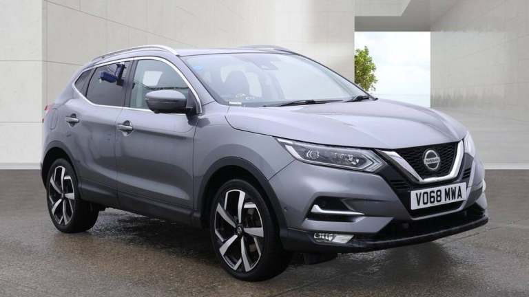 2018 Nissan Qashqai 1.5 dCi 115 Tekna 5dr ++ PANROOF / BOSE / NAV / 67 MPG / ULEZ ++ HATCHBACK Di...