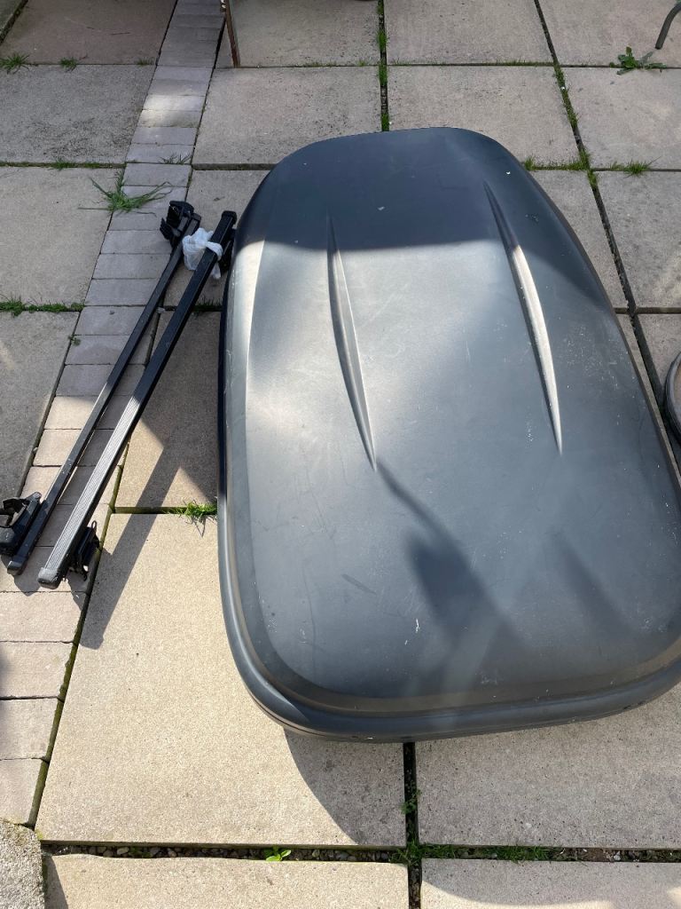 Halfords roof box car