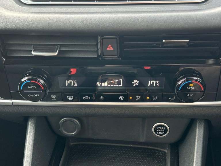 2021 Nissan Qashqai 1.3 DIG-T MHEV Acenta Premium XTRON Euro 6 (s/s) 5dr SUV PETROL Automatic