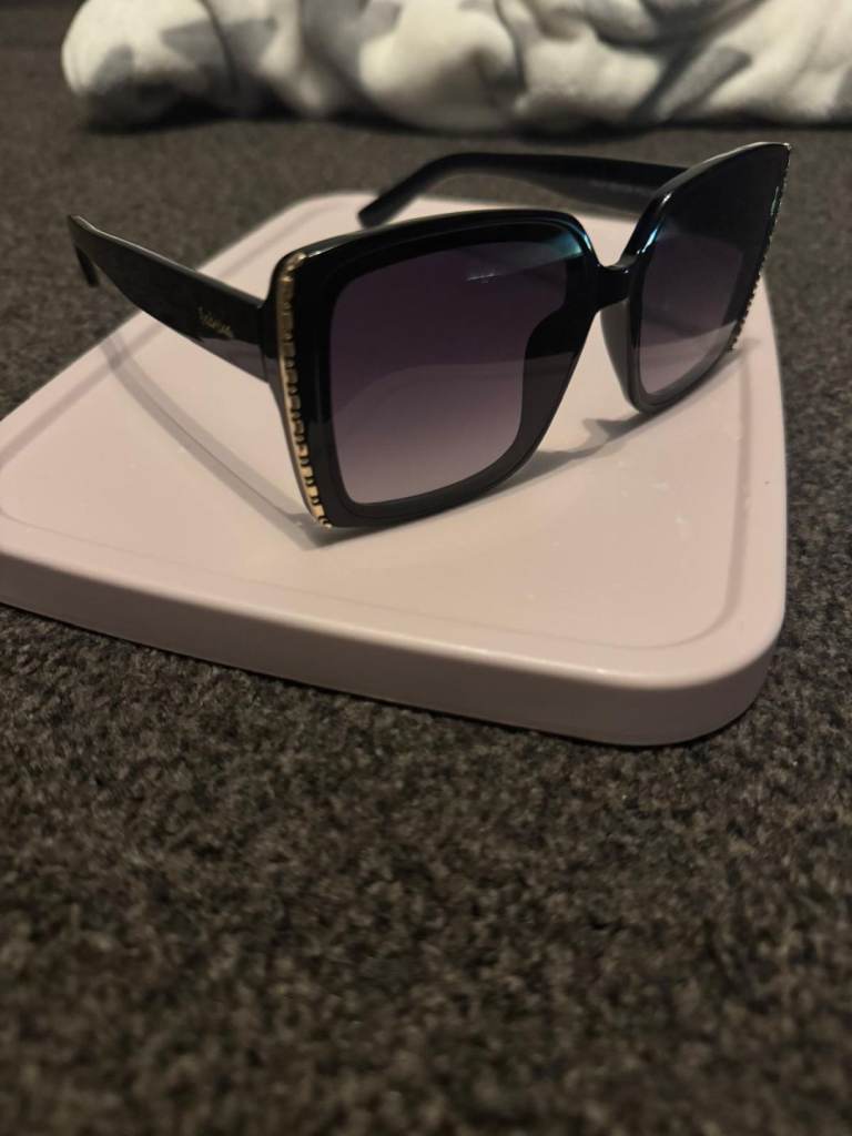 Women's Black Sunglasses - Square Frame