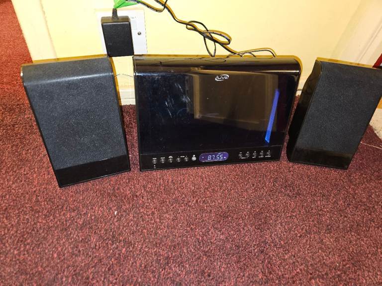 Ilive music hifi system CD ipod dock radio