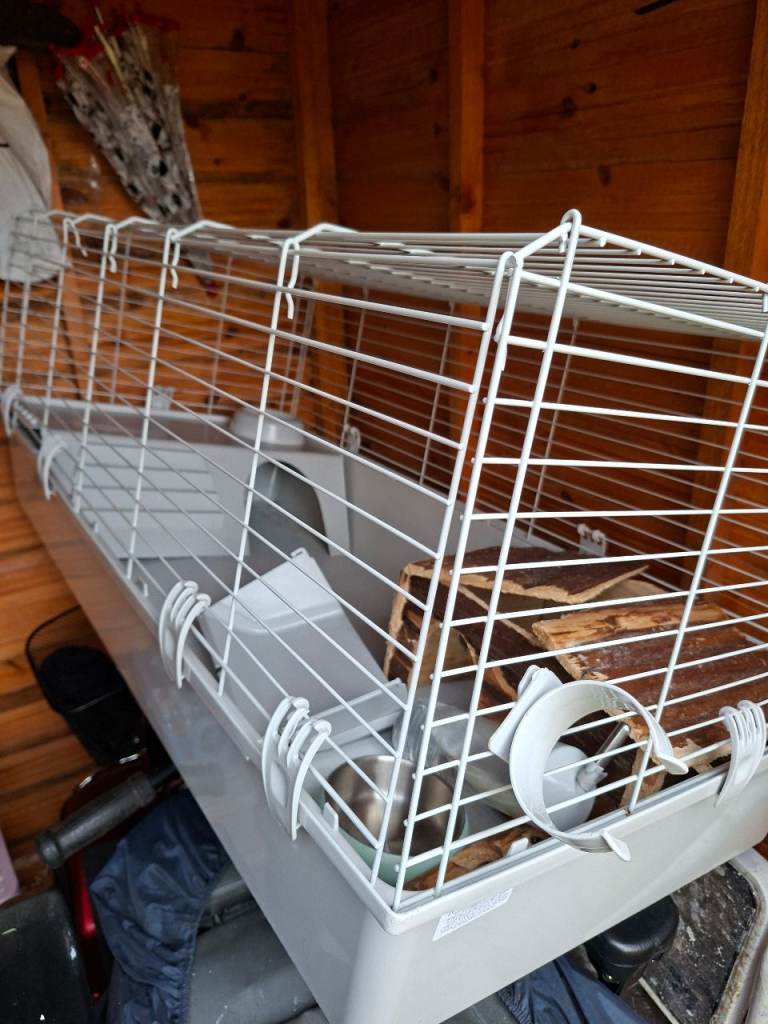 Free animal cage
