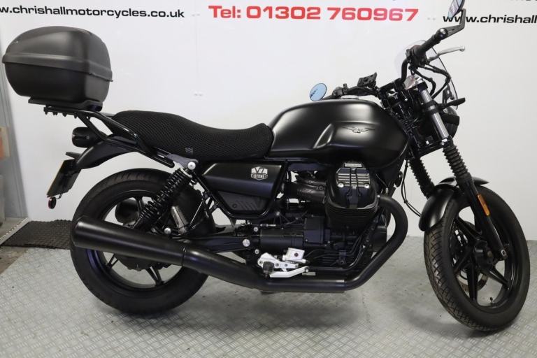 2021 Moto Guzzi V7 Stone