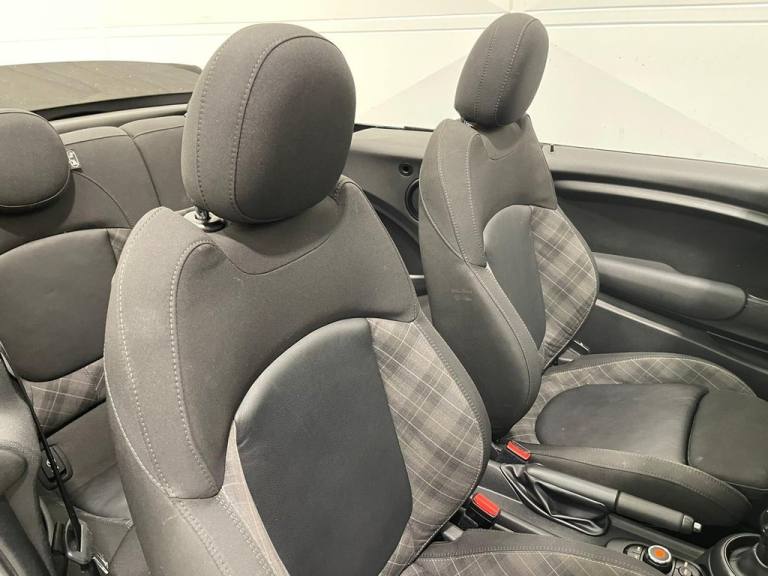 2018 MINI Convertible 1.5 Cooper Convertible 2dr Petrol Steptronic Euro 6 (s/s) (136 ps) Converti...