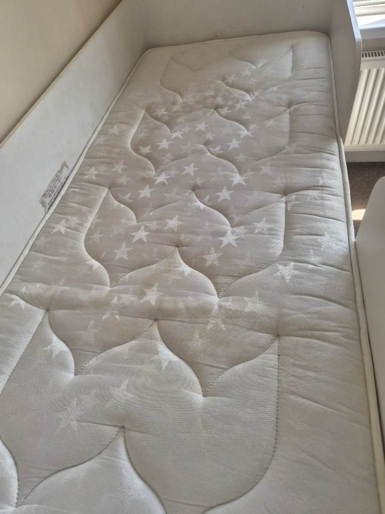 FREE single kids' mattress 