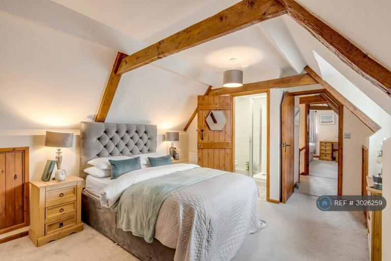5 bedroom house in Holt Road, Norwich, NR10 (5 bed) (#3026259)