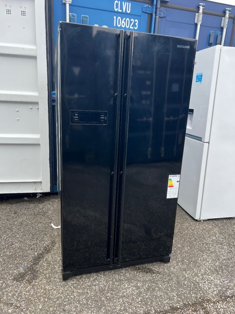 SAMSUNG AMERICAN FRIDGE FREEZER FOR SALE