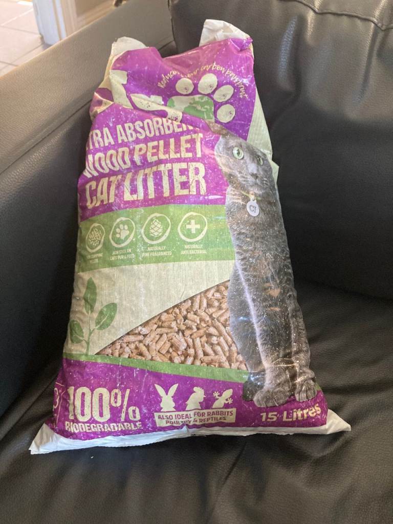Cj's PREMIUM WOOD CAT LITTER