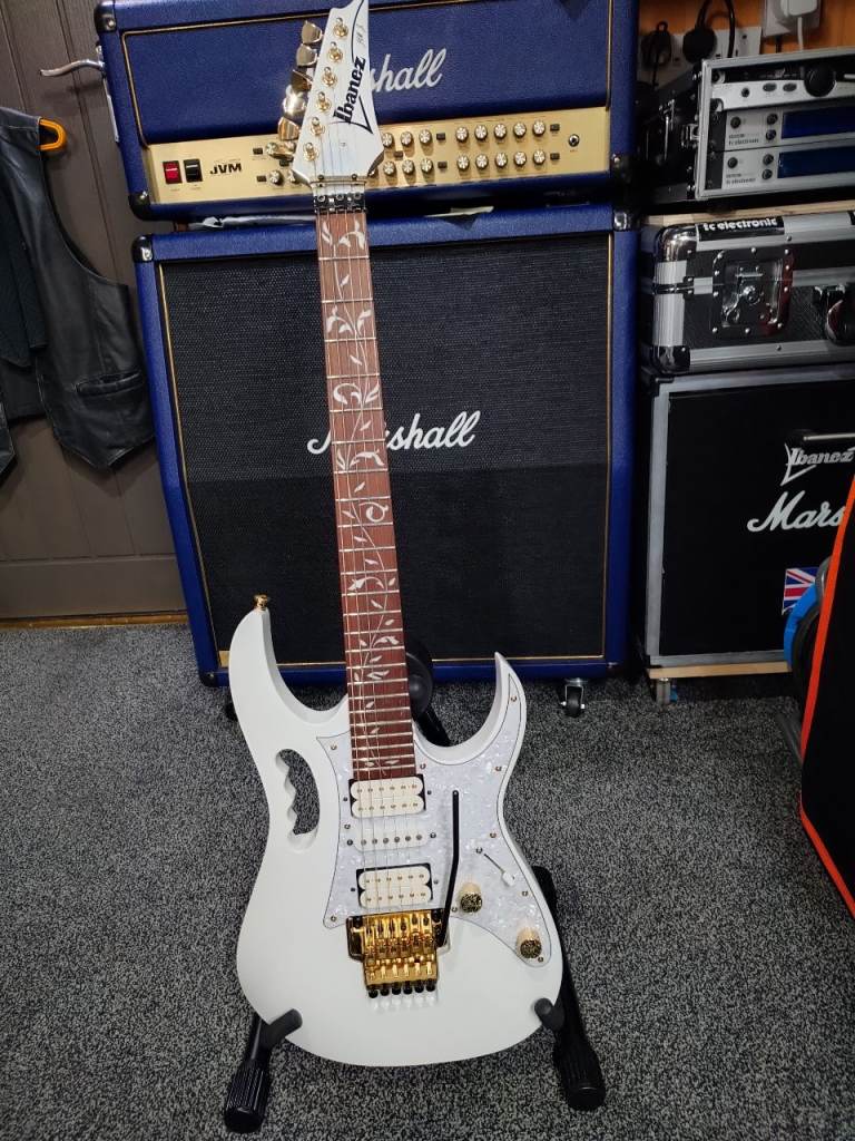 IBANEZ JEM7V WH clone. MINT FULLY SET UP READ SPEC PX FENDER?