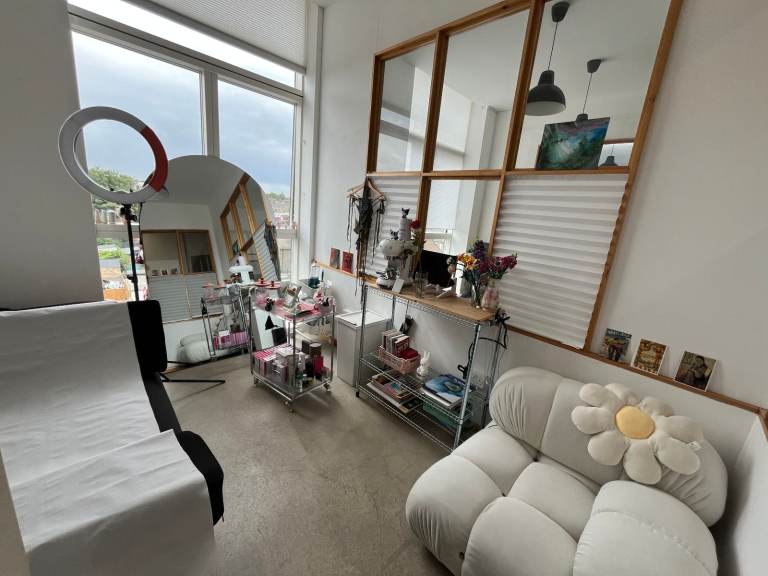 Beauty Room | Commercial Studios | Desk in Leyton East London E10 