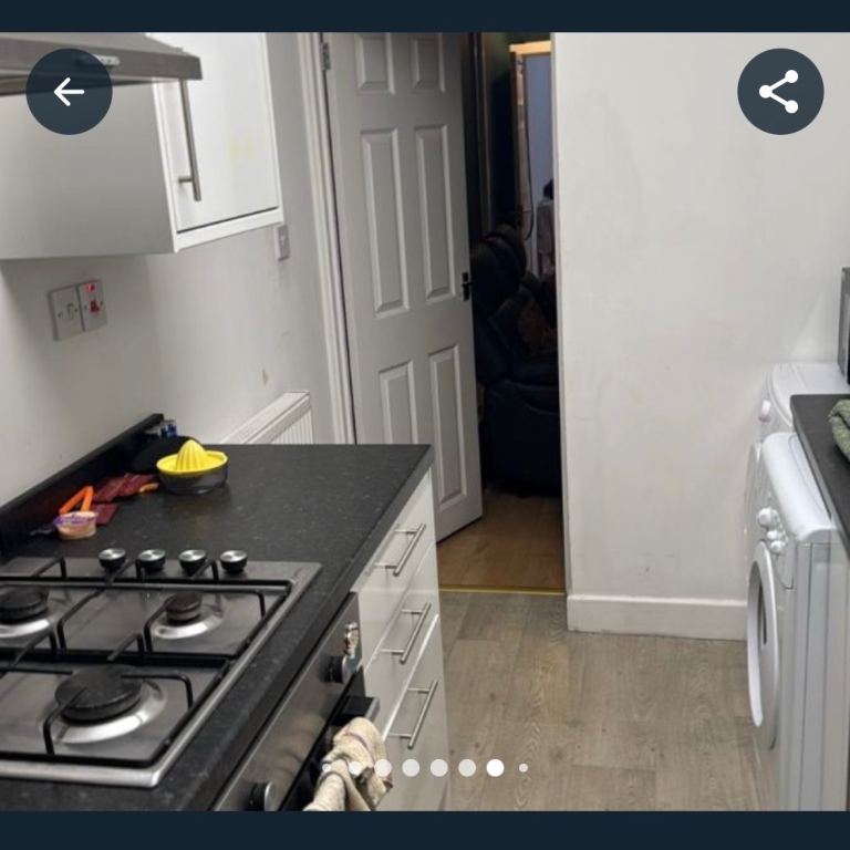 Room available 10th April