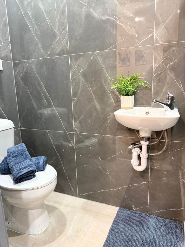 Ensuite Studio Rooms – DSS / Housing Benefit Accepted