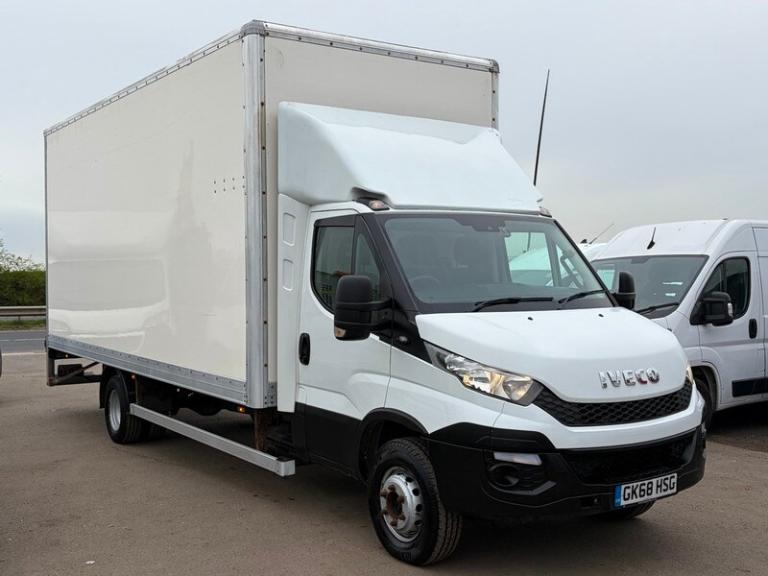 IVECO DAILY 70C-180 EURO 6 20FT BOX VAN WITH TAILLIFT WITH AIRCON.