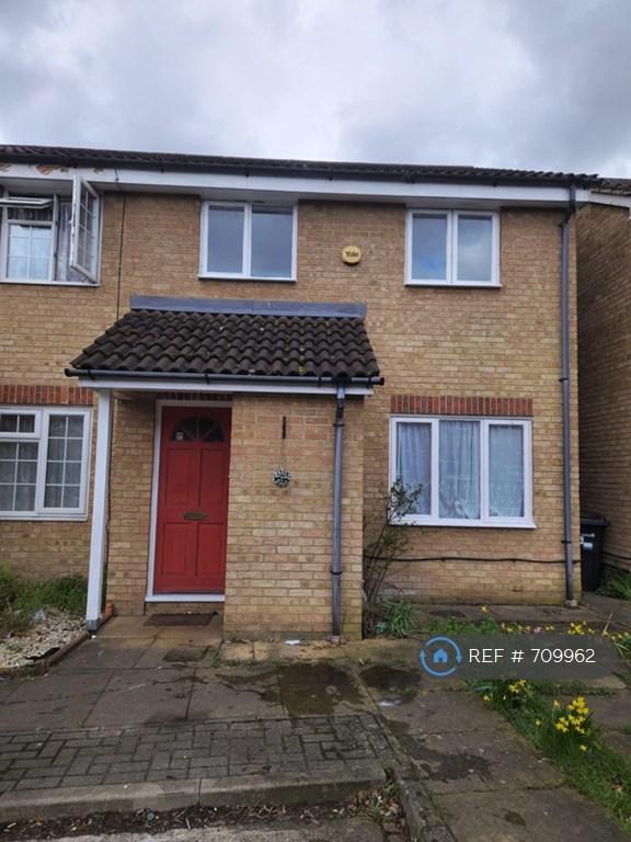 3 bedroom house in Fenman Gardens, Ilford, IG3 (3 bed) (#709962)