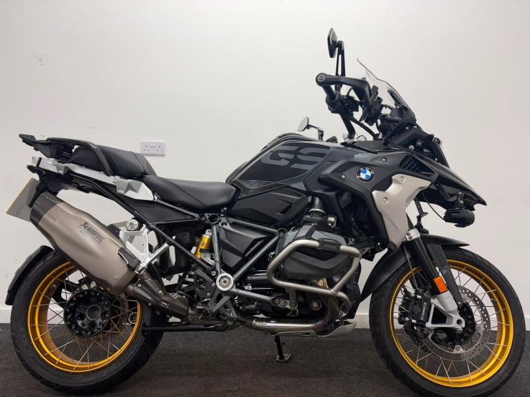 BMW R 1250 GS TE ** AKRAPOVIC EXHAUST - HEATED GRIPS - WARRANTY **